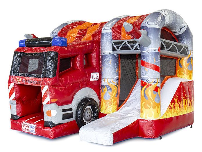 Hüpfburg mit Feuerwehr-Design und Rutschbahn, in lebhaften Farben gestaltet.